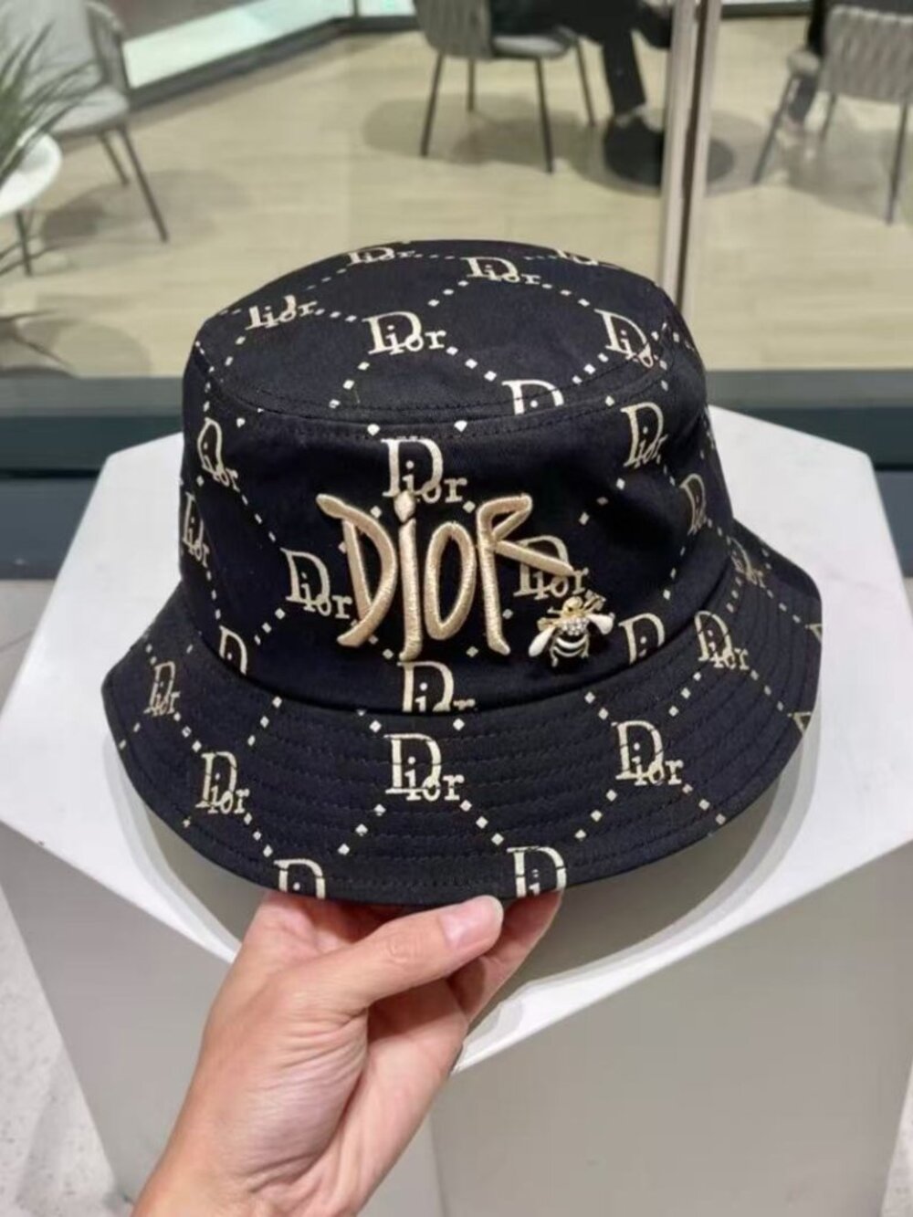 Dior bucket hat 🧢 Casual and versatile style 🆒